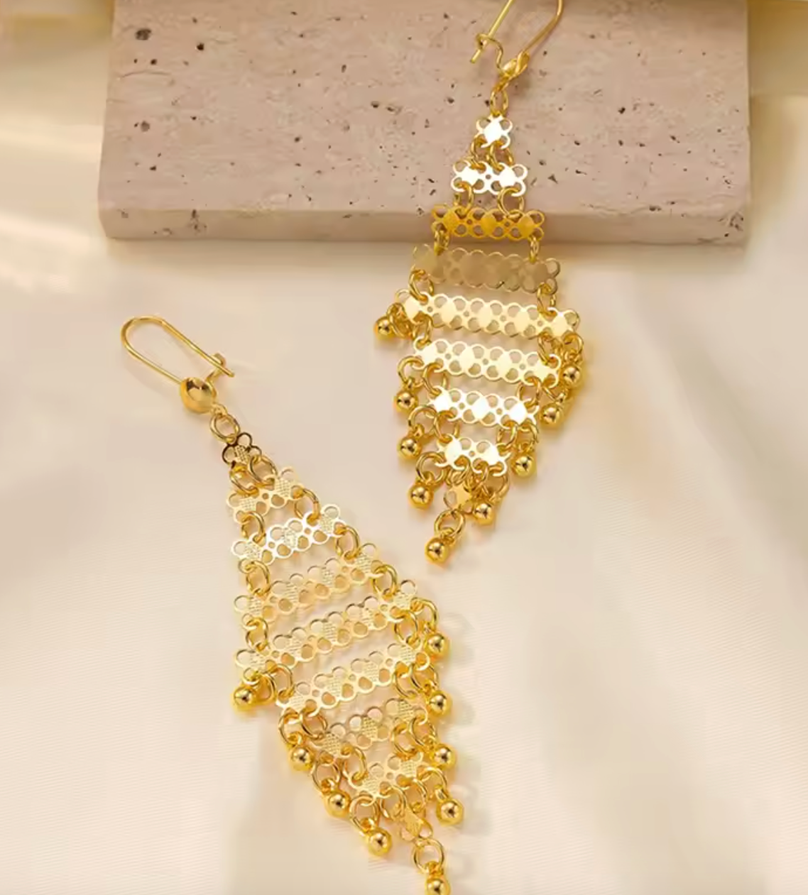 Riha - Necklace and Earrings